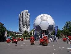 WM 2006 Fußball-Globus in Kaiserslautern - Foto: KLinform